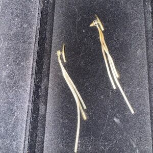 Stunning gold drop earring